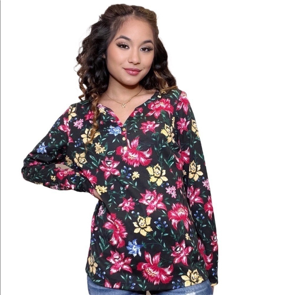 Karen Scott Top Floral‎ Print Long Sleeve Henley Style Black Background Small